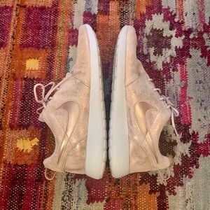 Nike Women’s Roshe One Shoes